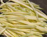 A picture of step 2 of Thai Mango Salad.