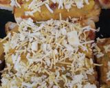 A picture of step 4 of Masala cheese and corn toast.