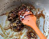 A picture of step 3 of Pumpkin Seeds Chikki.