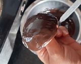 વેનીલા આઈસ્ક્રીમ in ચોકલેટ બોલ(Vanilla icecream chocolate ball Recipe in Gujarati) રેસીપી સ્ટેપ3ફોટો