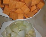 Sült édesburgonya hagymával és fokhagymával recept fázis 1 fotója