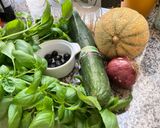 Une image de l'étape 1 de TARTARE 🍈 MELON 🥒 CONCOMBRE 🥒 BASILIC🍃.