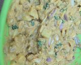 A picture of step 2 of Crespy crenchi besan wala nan.