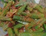 A picture of step 5 of Masaledar Bhindi.