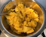 Une image de l'étape 3 de Salade d ananas à l orange et mûres du jardin.
