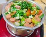 Foto langkah ke 7 dari resep Sop/sup sosis bakso.