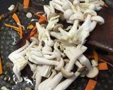 蚵仔鮮菇湯的食譜步驟3照片