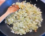 Une image de l'étape 6 de Pâtes d’Alsace aux légumes sautés, saucisses et emmental.