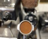 صورة لخطوة 1 من وصفة هوت موكا بطريقة بلاك كوفي ☕️