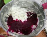 Foto langkah ke 3 dari resep Red Dragon Fruit Cake.
