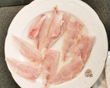 Foto del paso 1 de la receta: Filetes de Salmonetes fritos con Alubias blancas y Tocino ibérico
