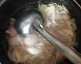 A picture of step 2 of Tomato pakoda curry Sindhi style.