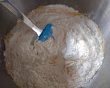 Foto del paso 4 de la receta: Budín de zanahoria con chips de chocolate! 💕
