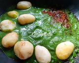 A picture of step 5 of Aloo Palak.