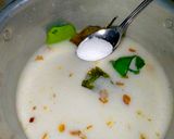 Foto langkah ke 3 dari resep Nasi Bakar Ayam Suwir.
