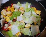 Foto langkah ke 2 dari resep Tumis Tahu Toge & Sawi.