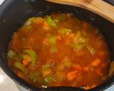 Foto del paso 4 de la receta Albóndigas de rape en salsa con patatas y gambones