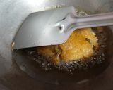 A picture of step 3 of Aloo Chop.