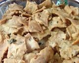 Foto langkah ke 8 dari resep Keripik Bawang Santan ~ Kue Bawang Santan.