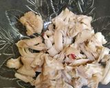 A picture of step 2 of Gravy CHICKEN NOODLES.