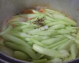 Hình bước làm 3 của món Canh dọc mùng nấu tôm