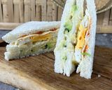 Gambar langkah 4 resipi Sandwich avocado nenas telur berkeju.