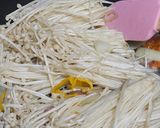 Foto langkah ke 5 dari resep Tumis Jamur Enoki.