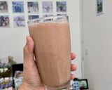 Foto langkah ke 3 dari resep Banana Chocolate Smoothies.