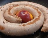 Foto del paso 6 de la receta Salchicha de Cerdo con Nectarina pochada en reducción de Vino Blanco y Caldo Vegetal
