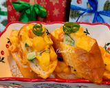 Hình bước làm 3 của món Bánh mì nướng Canape cho tiệc Giáng Sinh