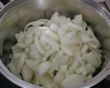 Tejfölös hagymaleves recept fázis 2 fotója