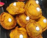 A picture of step 8 of Stuffed besan dumplings.