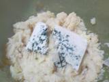 Bombas de patata calabacín y queso azul