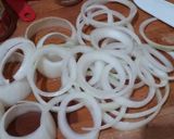 Foto langkah ke 1 dari resep Crispy Onion Rings.