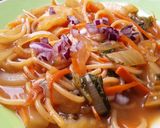 Foto del paso 5 de la receta: Fideos🍝 con col🌿, cebolla🌰 y zanahoria🥕...🤔