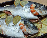 Foto del paso 5 de la receta: Dorada rellena al horno