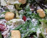 Foto del paso 3 de la receta: Ensalada con toque de frutas y aderezo blue cheese