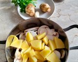 Foto del passaggio 1 della ricetta Vellutata di funghi champignon