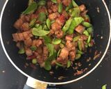 รูปขั้นตอนการทำที่ 5 ของ หมูสามชั้นผัดกะปิสะตอ