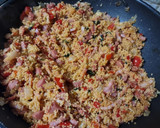 Foto del paso 4 de la receta: Cous cous a la hierbabuena con bacon y salchichas