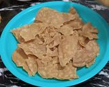 A picture of step 2 of Aloo Papdi chat.