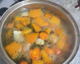 Foto del paso 3 de la receta: Crema de zapallo y zanahoria..