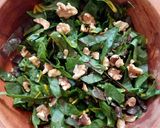 Foto del paso 1 de la receta: Ensalada de acelgas con pera y nueces