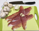 Foto del paso 1 de la receta: Penne rigate con hongos y tocino
