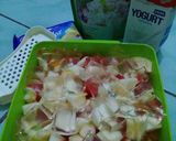 Foto langkah ke 3 dari resep Salad buah yummy ala mama nadyne🍉🍎🍑🍒🍓.