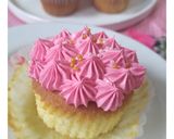 Foto langkah ke 6 dari resep Cupcake lembut hias butter cream.