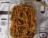 Foto langkah ke 5 dari resep Spaghetti goreng.