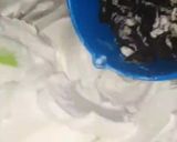 A picture of step 4 of 4 ingredients Oreo dessert.