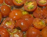 Foto del paso 2 de la receta: 🧄🍅🌿Bruschetta con ricota, olivas verdes y tomate cherry dorados a la sartén 🍅🌿🧄
