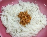 รูปขั้นตอนการทำที่ 4 ของ ก๋วยเตี๋ยวคลุก